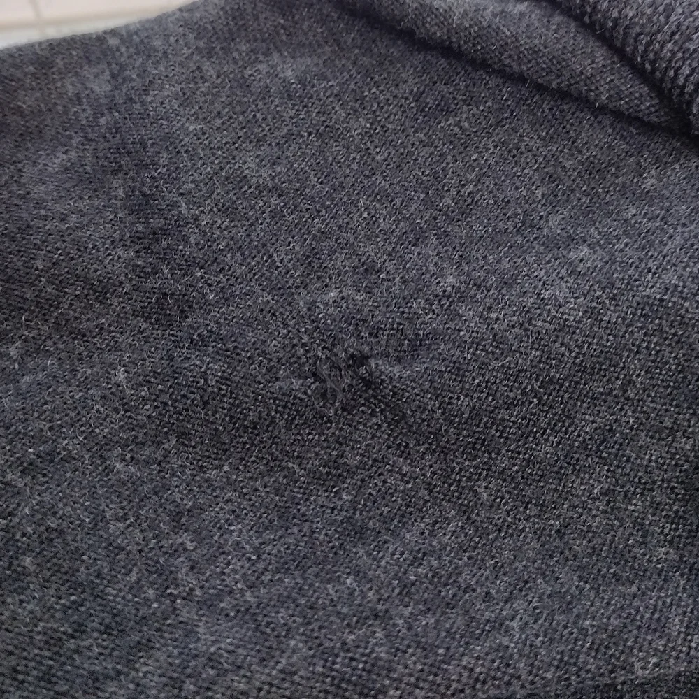J. Crew Italian Merino Wool Men's Pullover Long Sleeve V-Neck Sweater Size XL